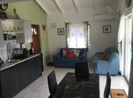 Paradise Inn, hotel i Laborie