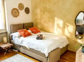 Cozy room next to the Aare