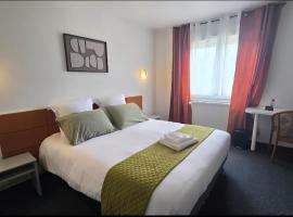 Chambre type hôtel avec Salle de bain privée – hotel w mieście Vittel