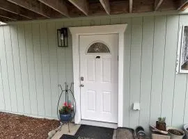 Misty Mountain View - Sterling Two Bedroom Apartment