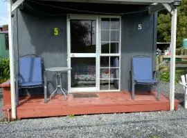 Waitomo Farmstay - Kiwi Cabin 5