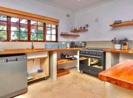 4Bedroom Home in quiet neighbourhood