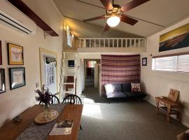 The Lake House, hotell i Weed