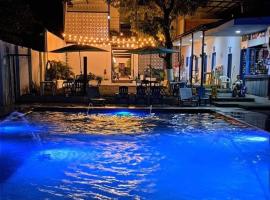 HOTEL PLAZA UTICA, hotel i Utica