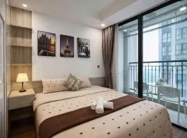 Highend Studio Apt With Swimming Pool, Gym, Private Walking Lake In City Centre