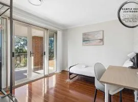 Modern Single Room Near Station & Easy M2 or M7 with Shared Bathroom and Kitchen