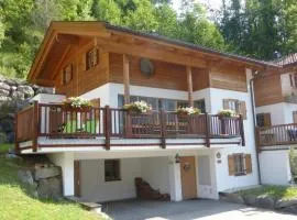 Quiet chalet with sauna in Wald im Pinzgau