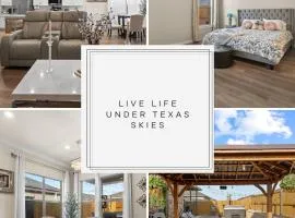 Spacious 4BR West Texas Home Sleeps 8 Hot Tub Spa