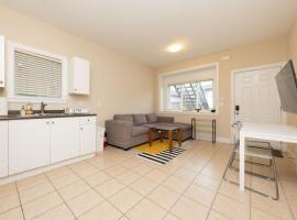 Vancouver 2BR Suite Near Trout Lake & SkyTrain, hotel i Vancouver
