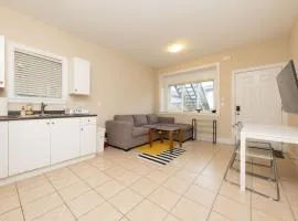 Vancouver 2BR Suite Near Trout Lake & SkyTrain