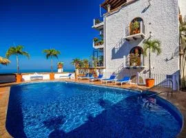 Charming condo featuring ocean views, pool & private terrace