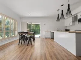 Morrisset Haven- Modern 4 Bed 2 Bath in Bathurst