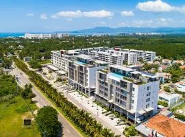 5th-floor apt near the ocean with infinity rooftop pool, balcony, washer/dryer