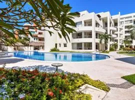 Ocean-view condo with resort pool & sundeck