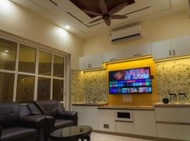 Benson Villa - With Indoor Pool, Hotel in Thoothukudi