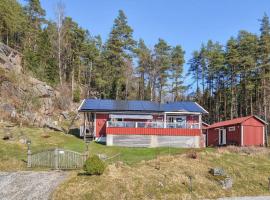 Cozy Home In Spekeröd With Sauna, hotell i Spekeröd
