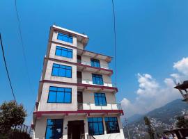 Diprashan Resort Pvt Ltd, hotel v destinaci Charikot