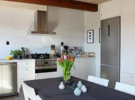 Flat In Renovated Stone Barn In Hamra Near The Sea