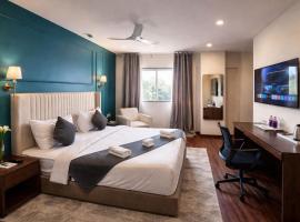 Turquoise Kharadi A Business Hotel, hotelli kohteessa Jāmb