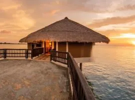 2 Bedroom & Study Golden Palm Tree Resort Ivory End Villa
