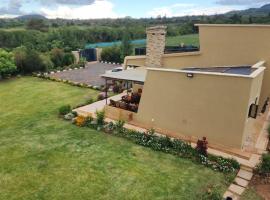Sally's Farm، فندق في Muchiene