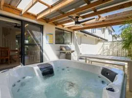 Hawks Nest Hideaway | Spa, BBQ, Bikes & Pool Table