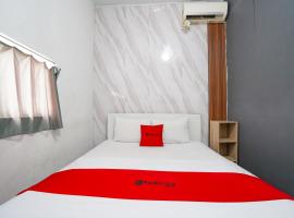 RedDoorz near Alun Alun Magetan โรงแรมในMagetan
