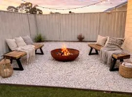 Luxury Beach House, Sleeps 8, Walk to Beach