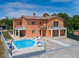 Villa Paola Vinez