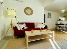 Bright apartment near the Arena and train station