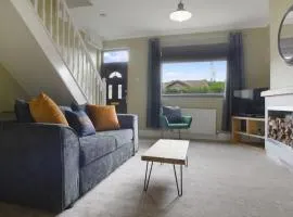 Lovely 2-Bedroom Home in Langley Park, Sleeps 4