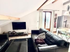 Coin de Paradis avec Vue Montagne: Lucinges şehrinde bir otel