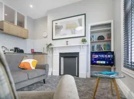 NEW! Luxury 1 Bed Apartment in Hartlepool City Centre by Stay With Us, Perfect for Couples & Contractors, FREE WI-FI!