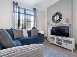 Family-Friendly 2BR Close to Durham City