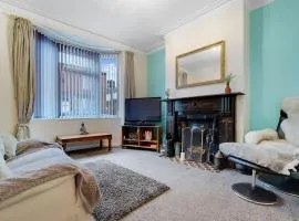 2-Bedroom Stay with Free Wi-Fi Near Town Centre