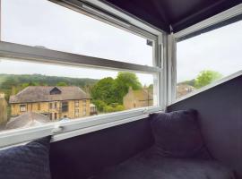 Modern 4 Bed Walk to Pubs, Shops and Countryside, hotel a Stanhope