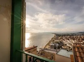 holidaycasa Macca - Confortevole e con vista mare