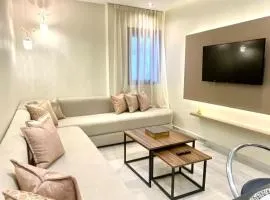Luxury Studio near CFC - Tram 3 min & Parking