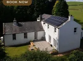 Large country house with garden, outdoor spa area & games room with Hot Tub and Fire Pit