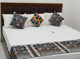 Shree Ji homestay near banke bihari mandir