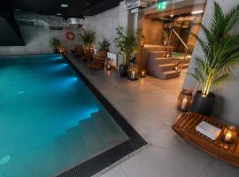 Aparthotel Jaszczurówka 33 Wellness&SPA, מלון בזקופאנה