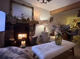 Rose Cottage, Cosy South Lake District Retreat