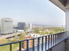 Old Bridge Retreat and Free Parking