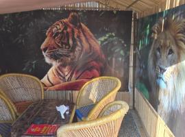 Thāna Ghāzi में, होटल The Manwar Hotel
