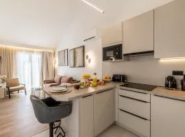 Seaside Leonis Apartment
