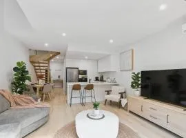 Coastal Calm Escape Close to Thirroul and Beaches