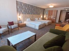 Royal Milano Hotel, отель в городе Bostaniçi