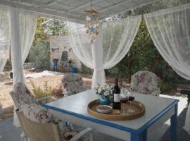 Welcome to Giouli's home !, khách sạn ở Elafonisos