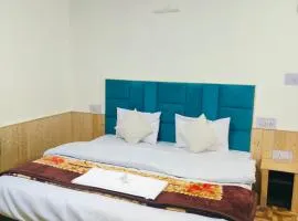 Non Stop Cafe Hostel & Stay