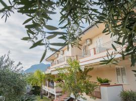 Ravè, hotel a Praia a Mare